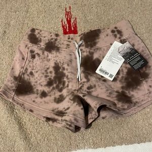 NWT Lululemon Inner Glow Short